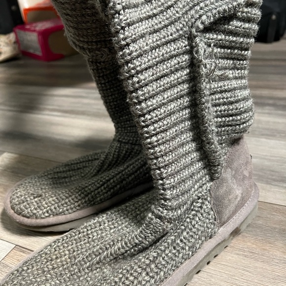 UGG Sheep Skin Women Boots- 10 - Picture 3 of 9